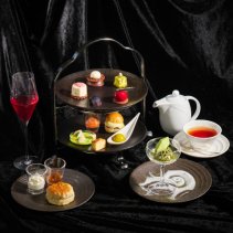 <b>ティーラウンジ アフタヌーンティーセット+乾杯スパークリング付き</b>