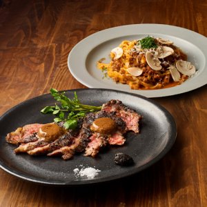 ［1～3月のおすすめ］<br>［ディナー］熟成牛を使ったボロネーゼ タリアテッレ・熟成牛のブラックガーリックステーキ