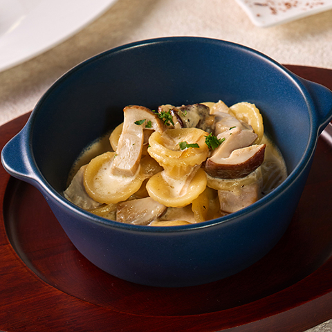 ポルチーニ茸とオレキエッテのクリームパスタ