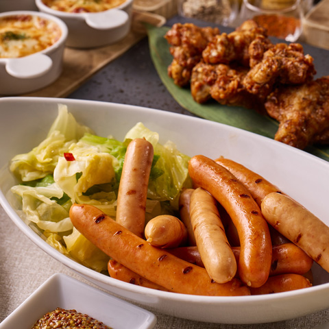 ソーセージと浅漬けキャベツ