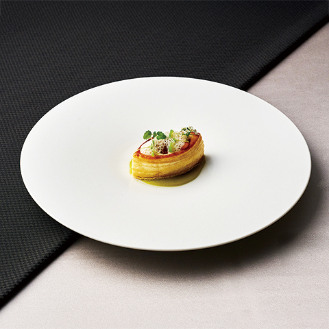 貝類と春野菜のブーシェ・ア・ラ・レーヌ