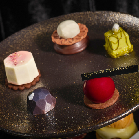 宝石にちなんだ5種のプチスイーツ