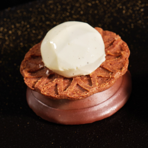 ダイヤモンド (バニラチョコクッキーサンド)